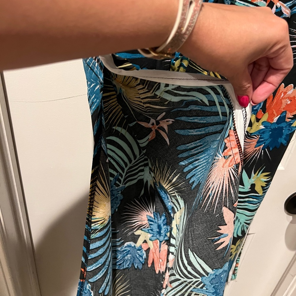 Women’s sz Large New Look Multicolor Tropical Print Pants - Picture 3 of 3